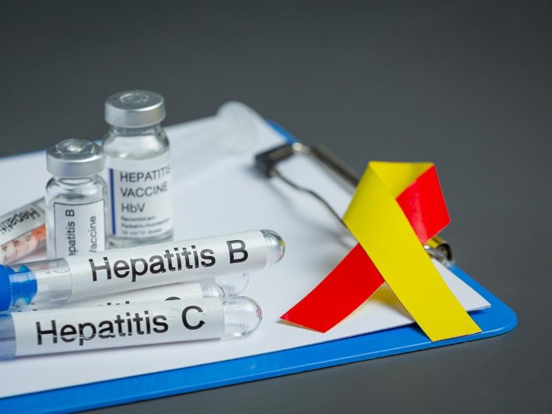 Maio Vermelho - Mês da Conscientização da Prevenção da Hepatite - Sintomas, Tratamento e Medidas de Prevenção